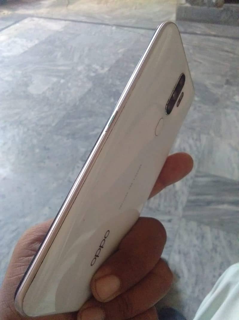 OPPO A5 1