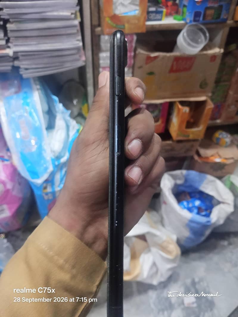 Apple iPhone 7 Plus 5