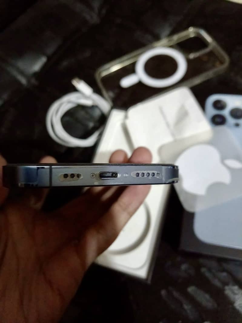 Apple iPhone 13 Pro 1