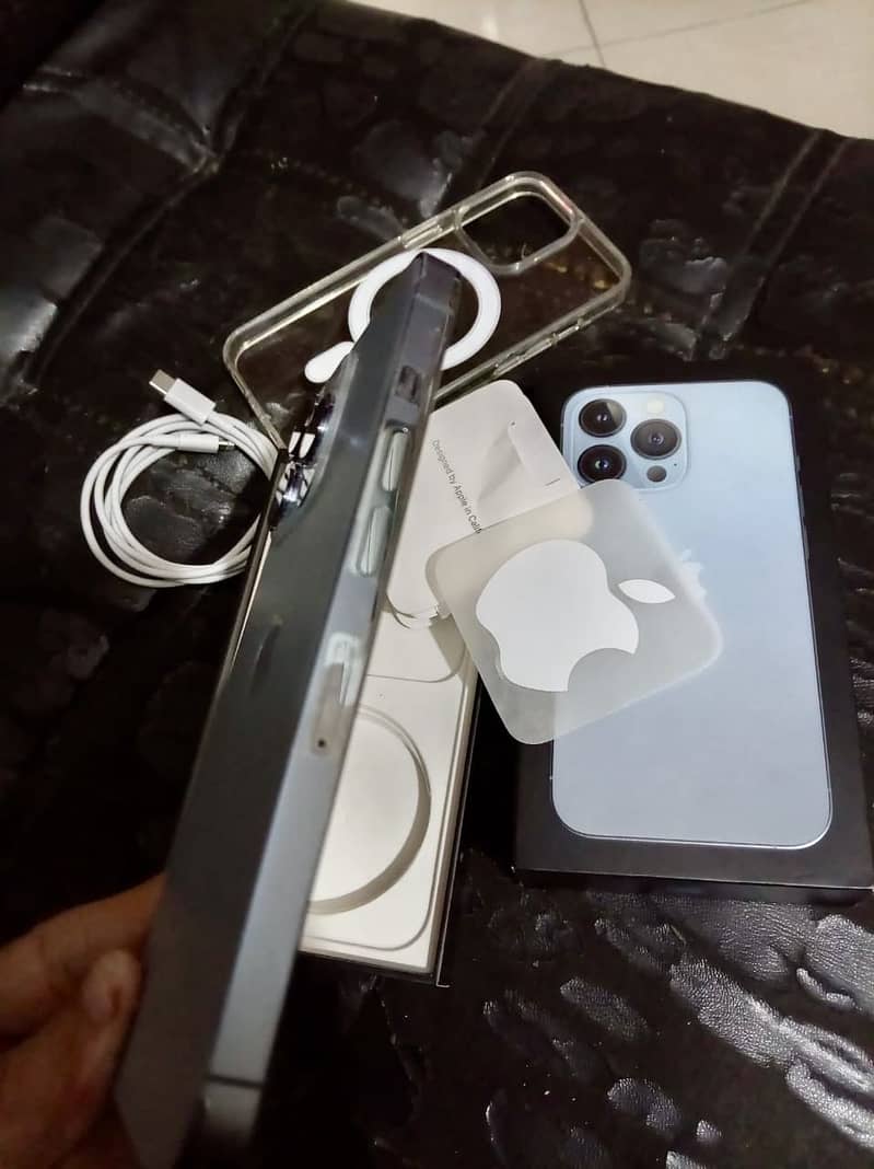 Apple iPhone 13 Pro 2