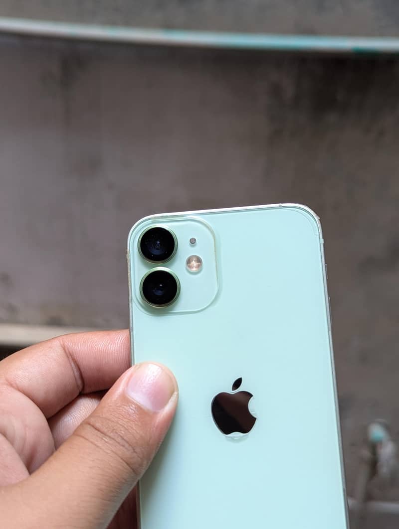 Apple iPhone 12 10