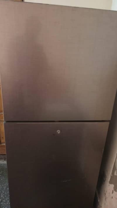 Haier Elegant Gold model 40CEDM full size