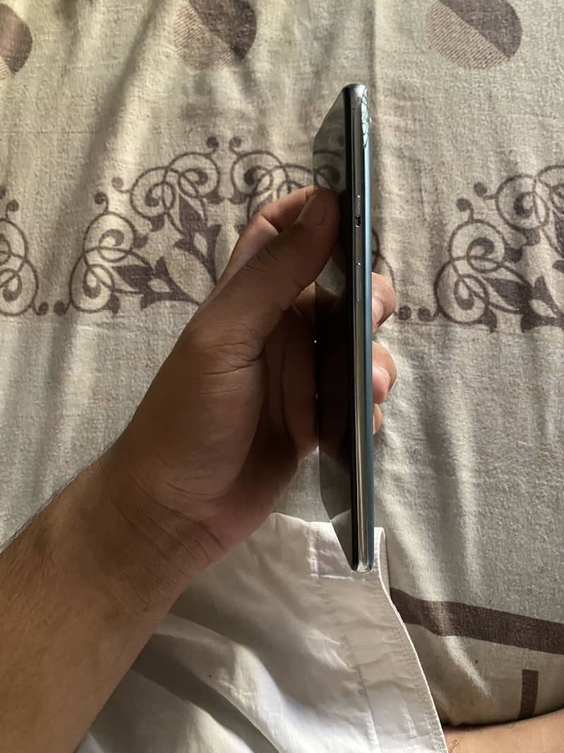 One Plus 8T 4