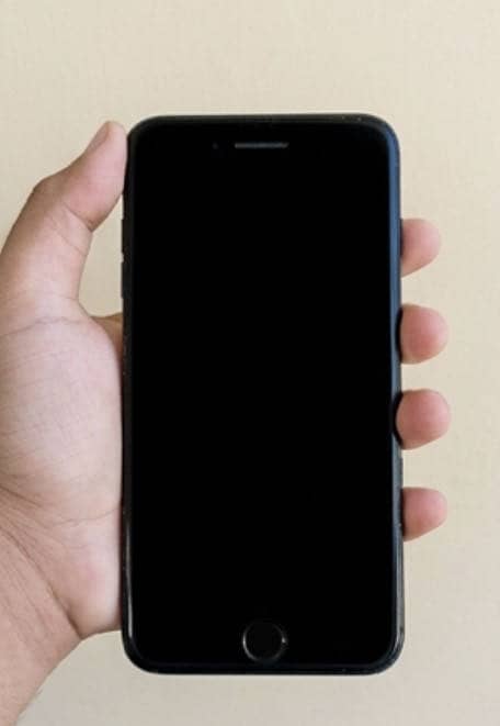 Apple iPhone 7 Plus 0