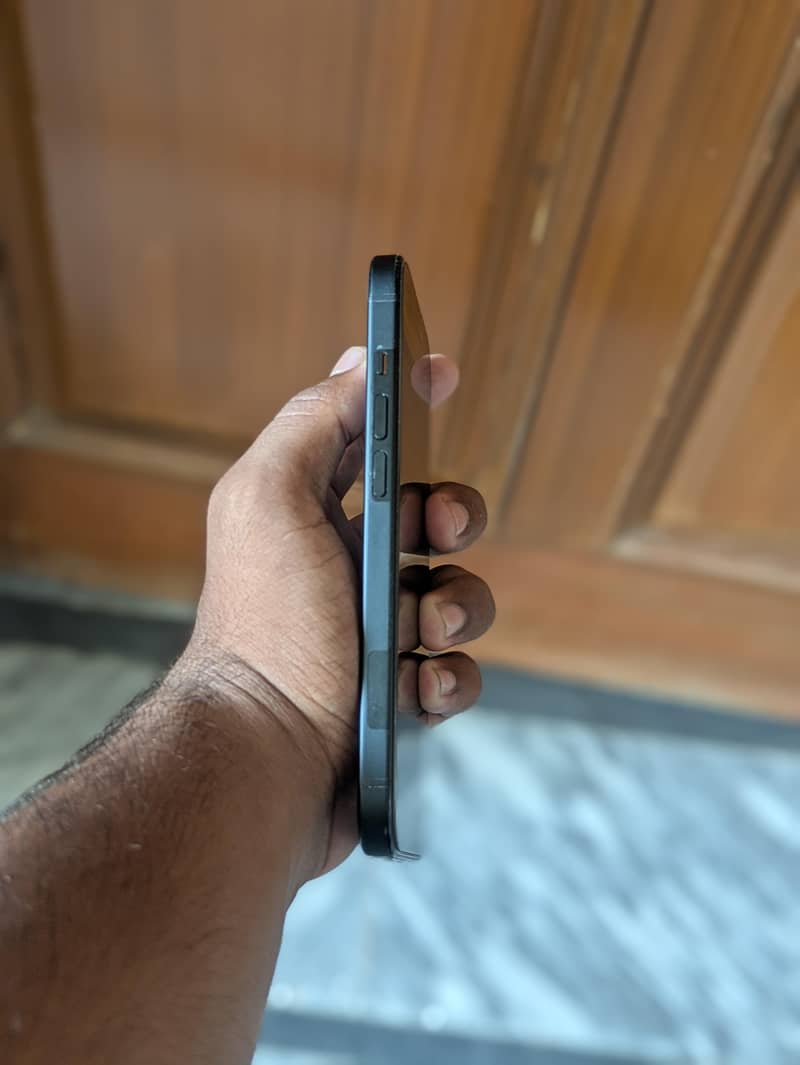 Apple iPhone 15 2