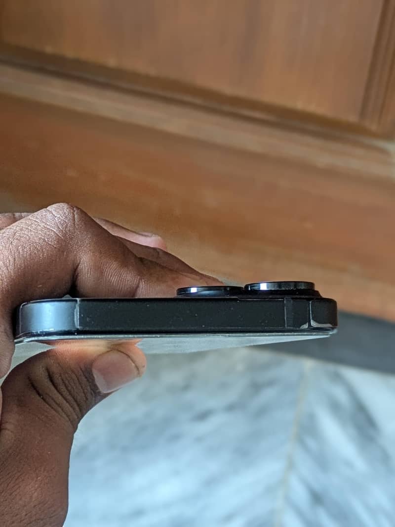 Apple iPhone 15 4