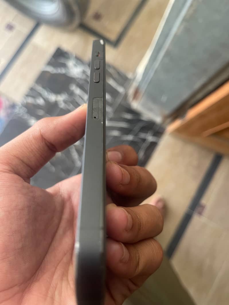 Apple iPhone 14 Pro Max 4