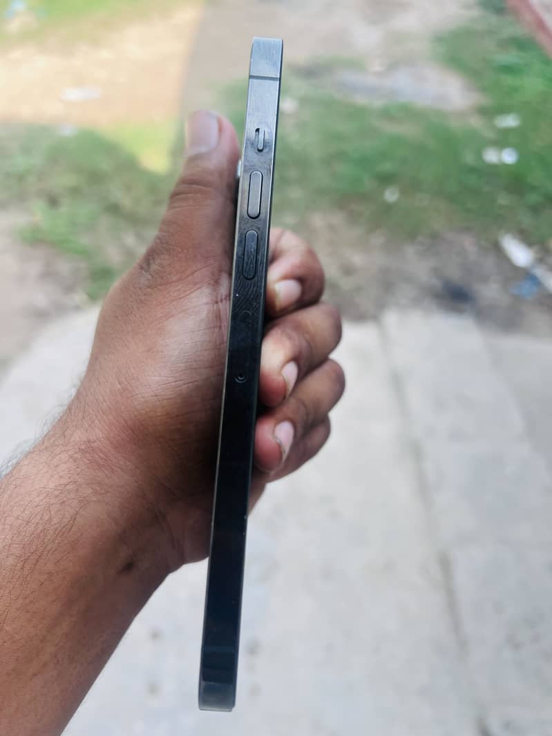 Apple iPhone 13 Pro Max 2
