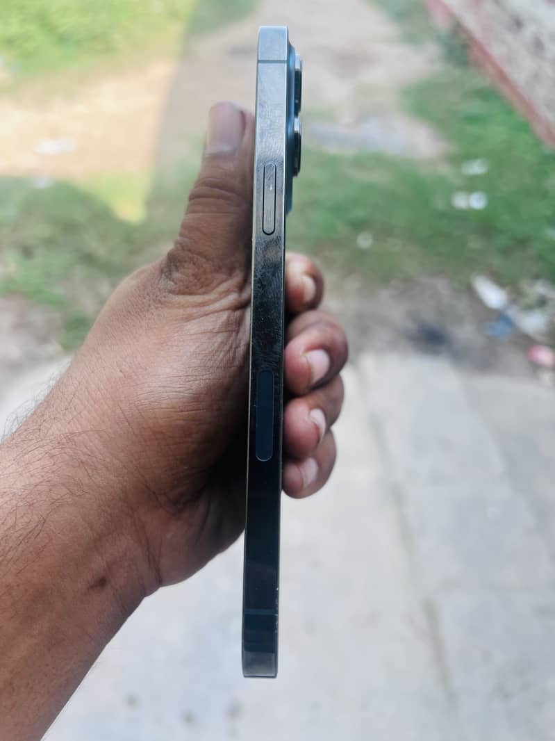 Apple iPhone 13 Pro Max 3