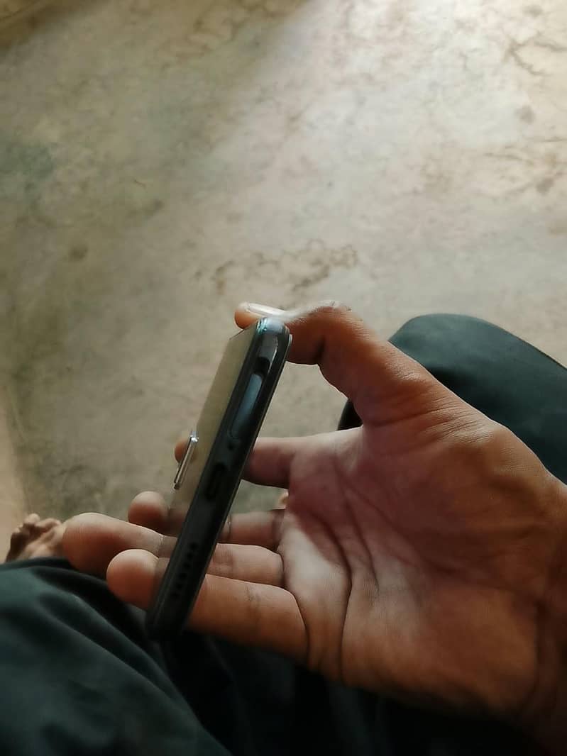 Vivo V21 3