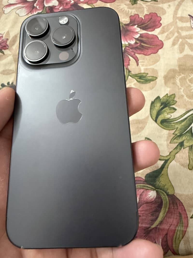 Apple iPhone 15 Pro 2