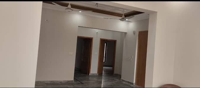 10 MARLA BRAND NEW BEAUTIFUL BLOCK GPORTION IN LDA GOOD ENVIRNMENT GATED COMMUNITY