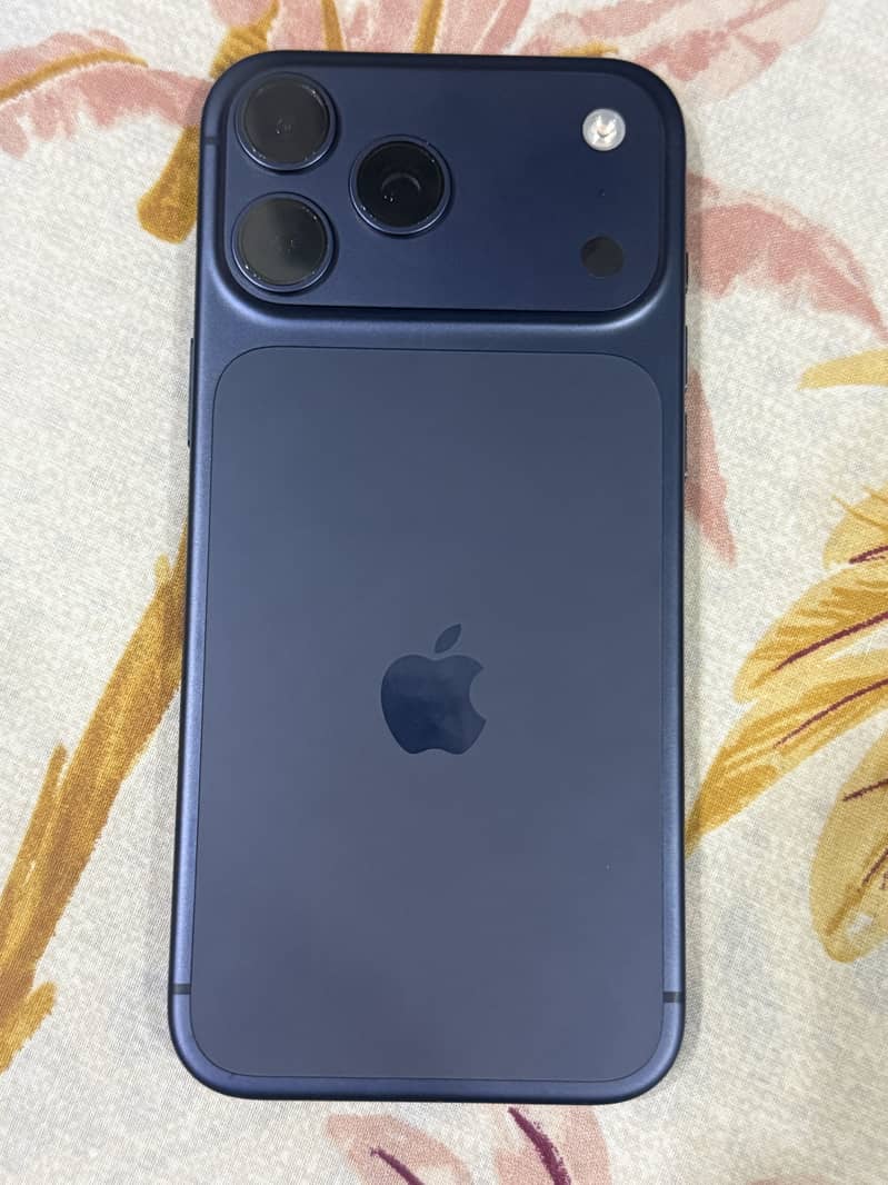 Apple iPhone 17 Pro Max 0