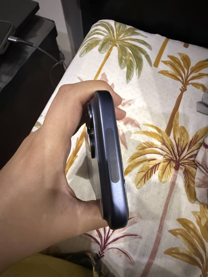Apple iPhone 17 Pro Max 1