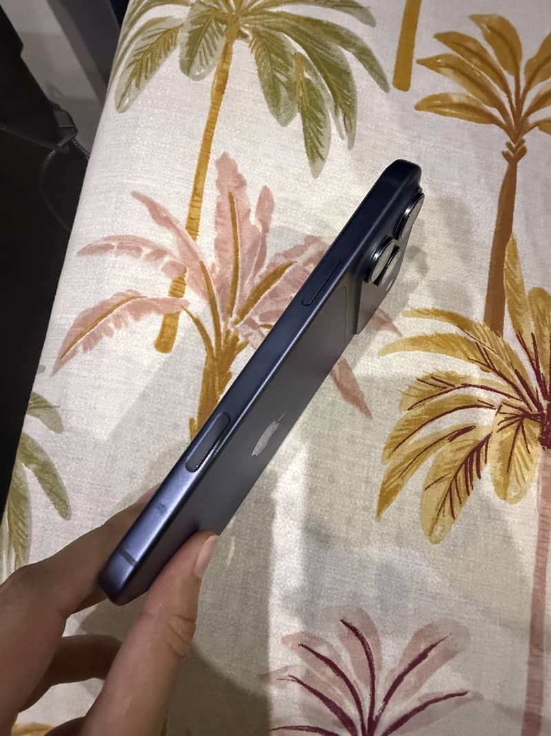 Apple iPhone 17 Pro Max 2