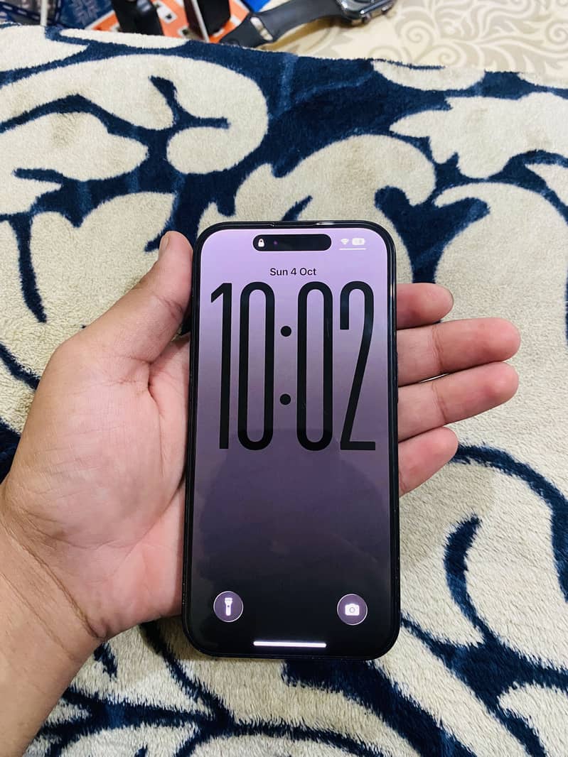 Apple iPhone 16 7