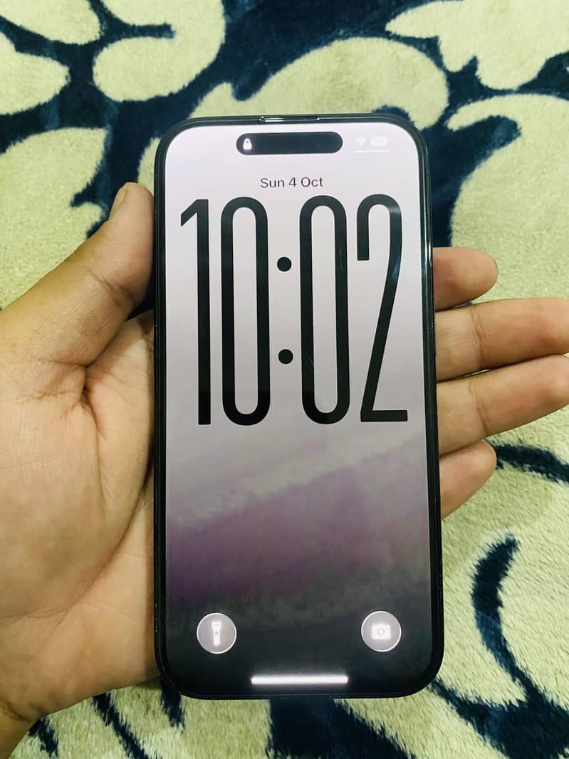Apple iPhone 16 8