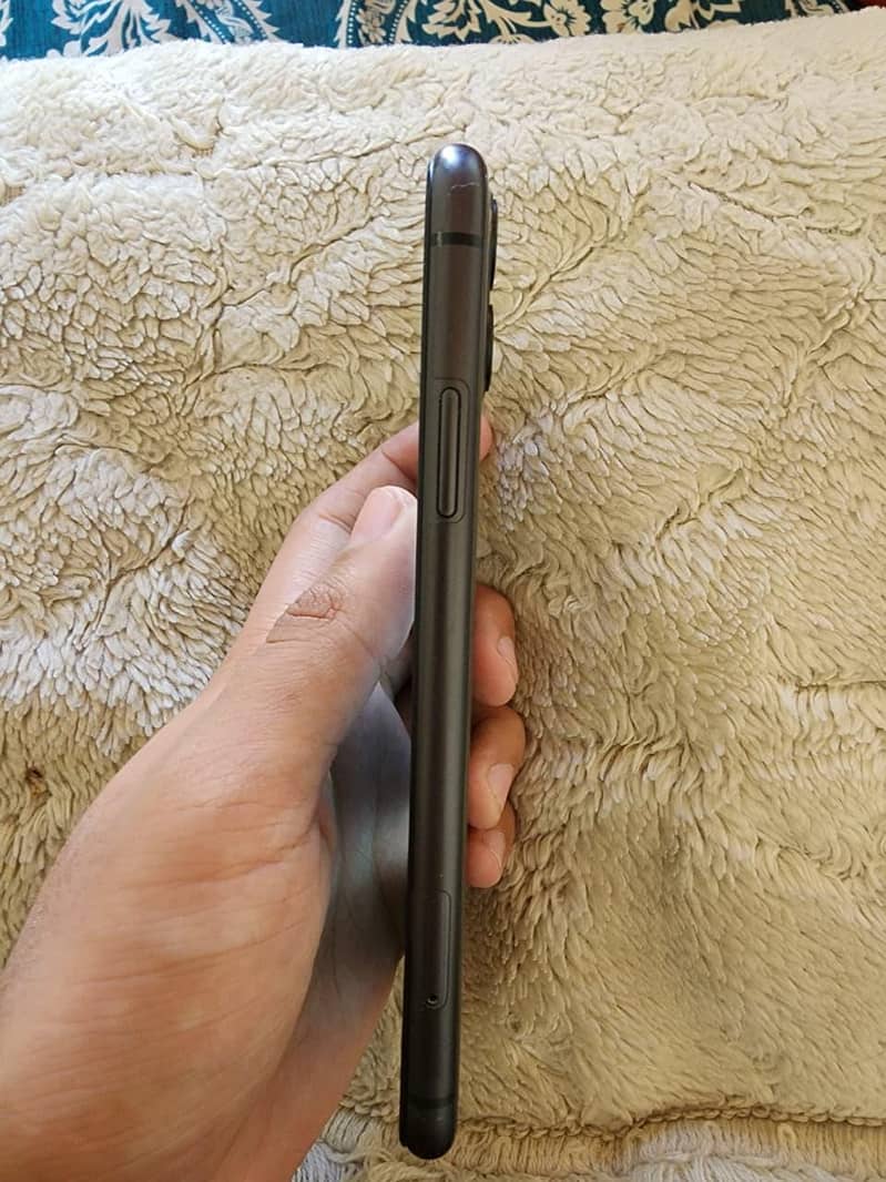 Apple iPhone 11 2