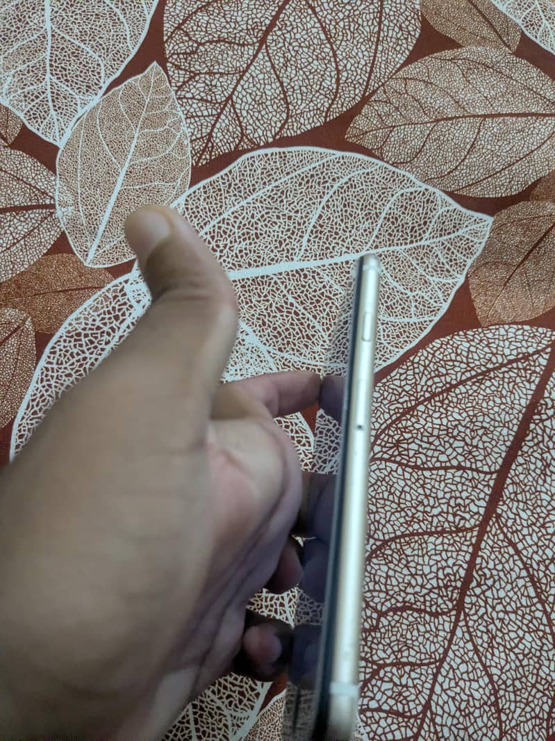 Apple iPhone 6 4