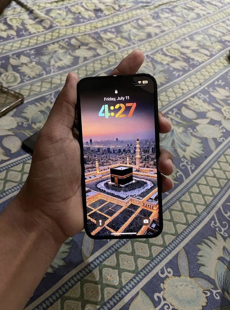 Apple iPhone 13 2
