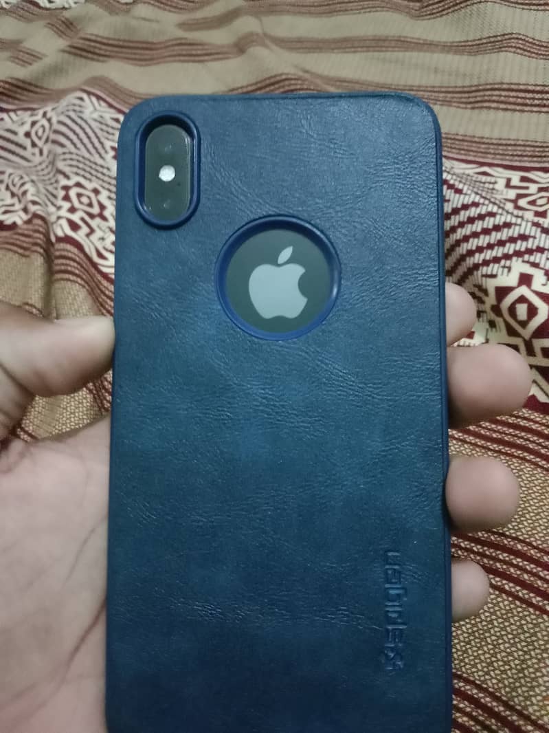 Apple iPhone XS Max 1