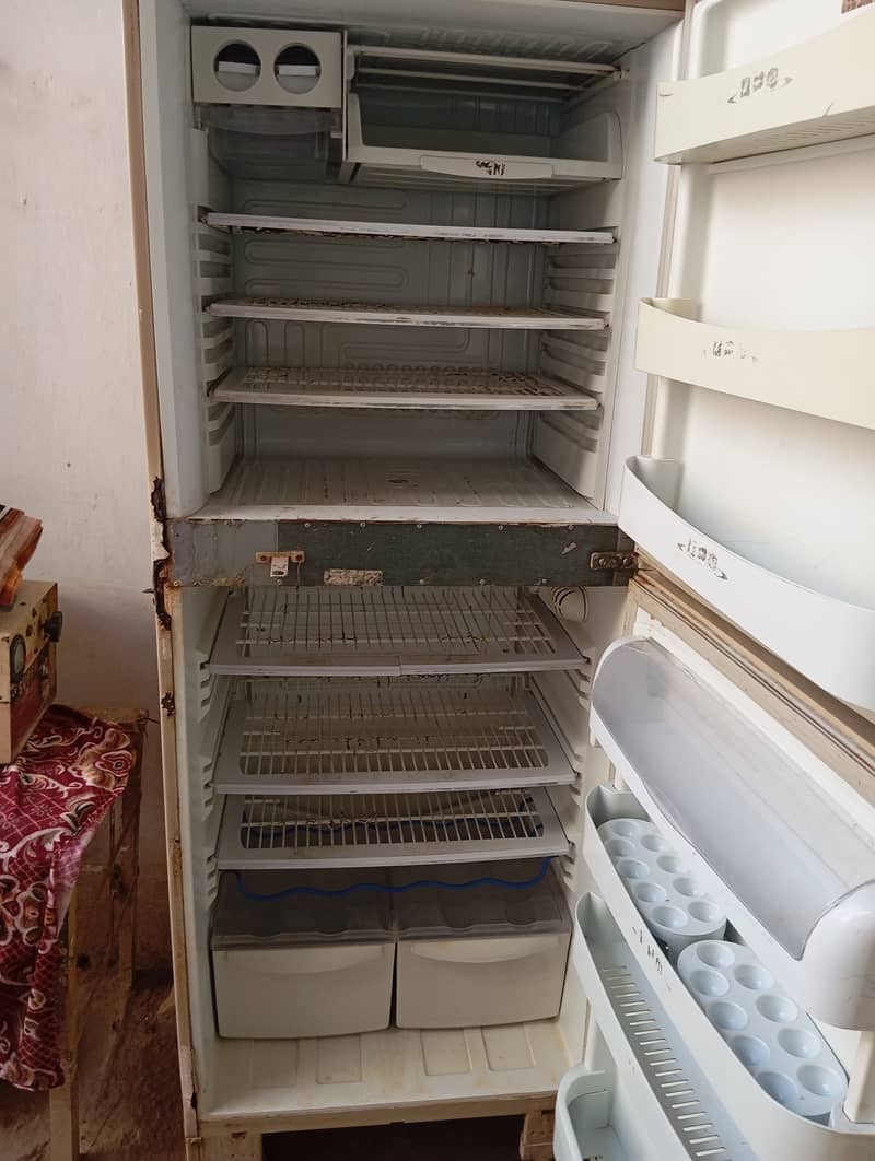 refrigerator old 2