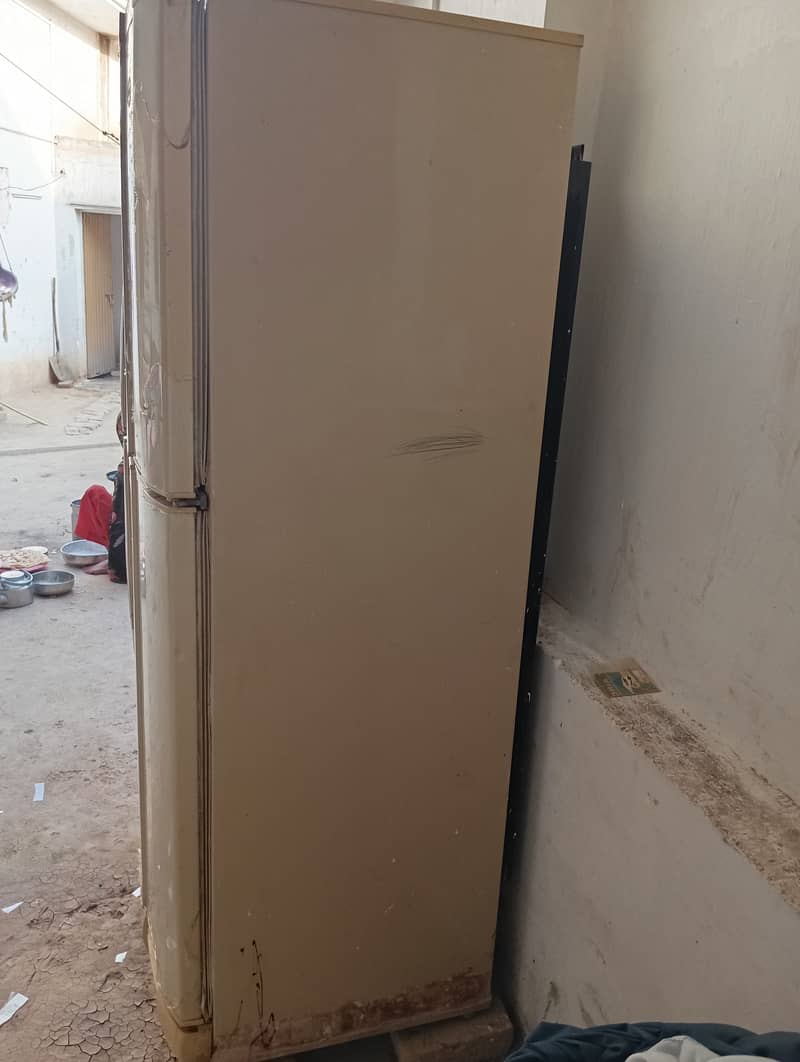 refrigerator old 3