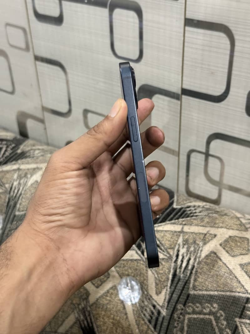 iPhone 13 JV 3