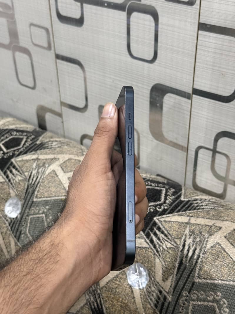 iPhone 13 JV 4