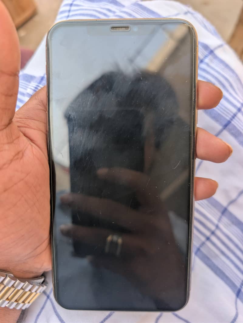 Apple iPhone 11 Pro Max 2