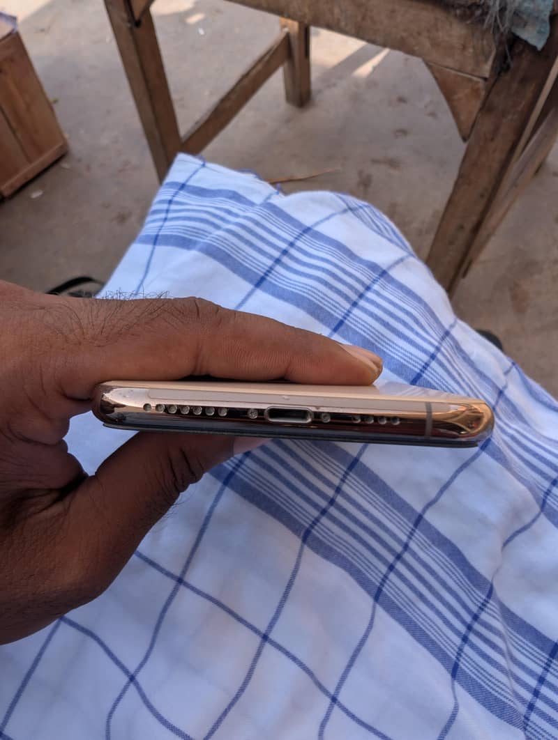 Apple iPhone 11 Pro Max 6