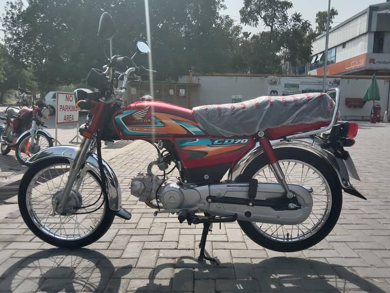 Honda CD-70 4