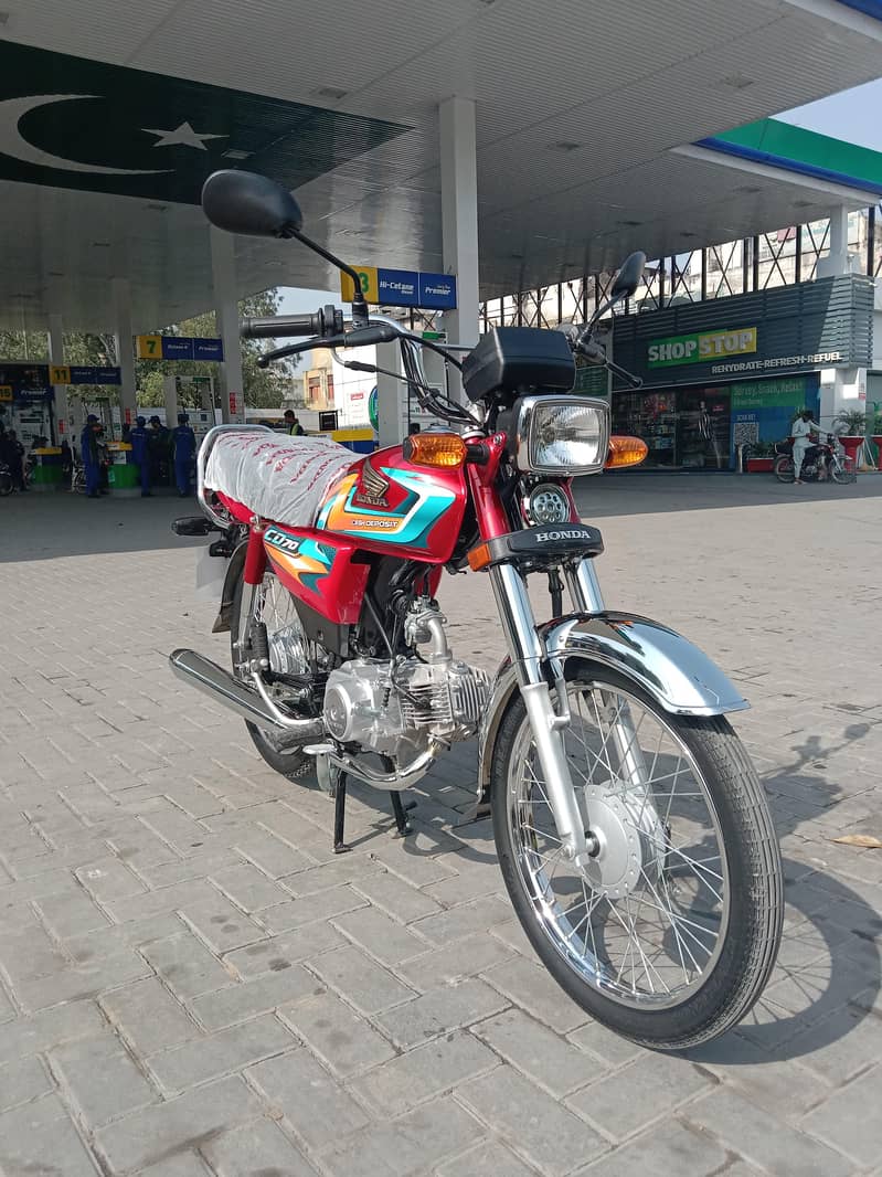 Honda CD-70 7