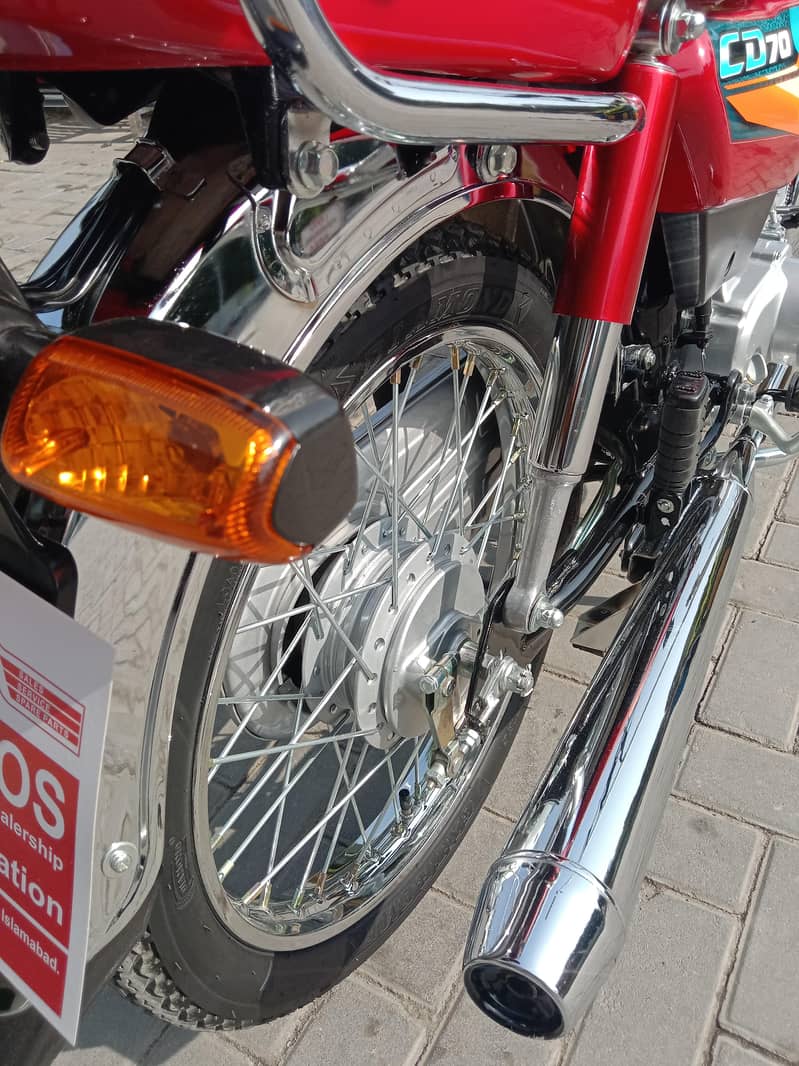 Honda CD-70 16