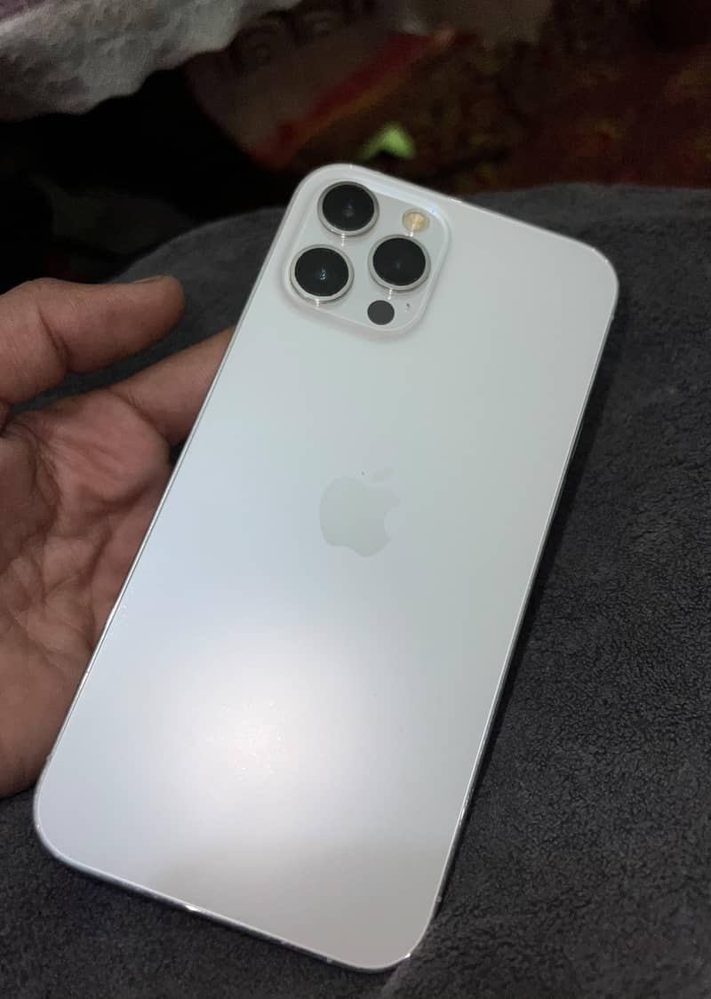 Apple iPhone 12 Pro Max 4