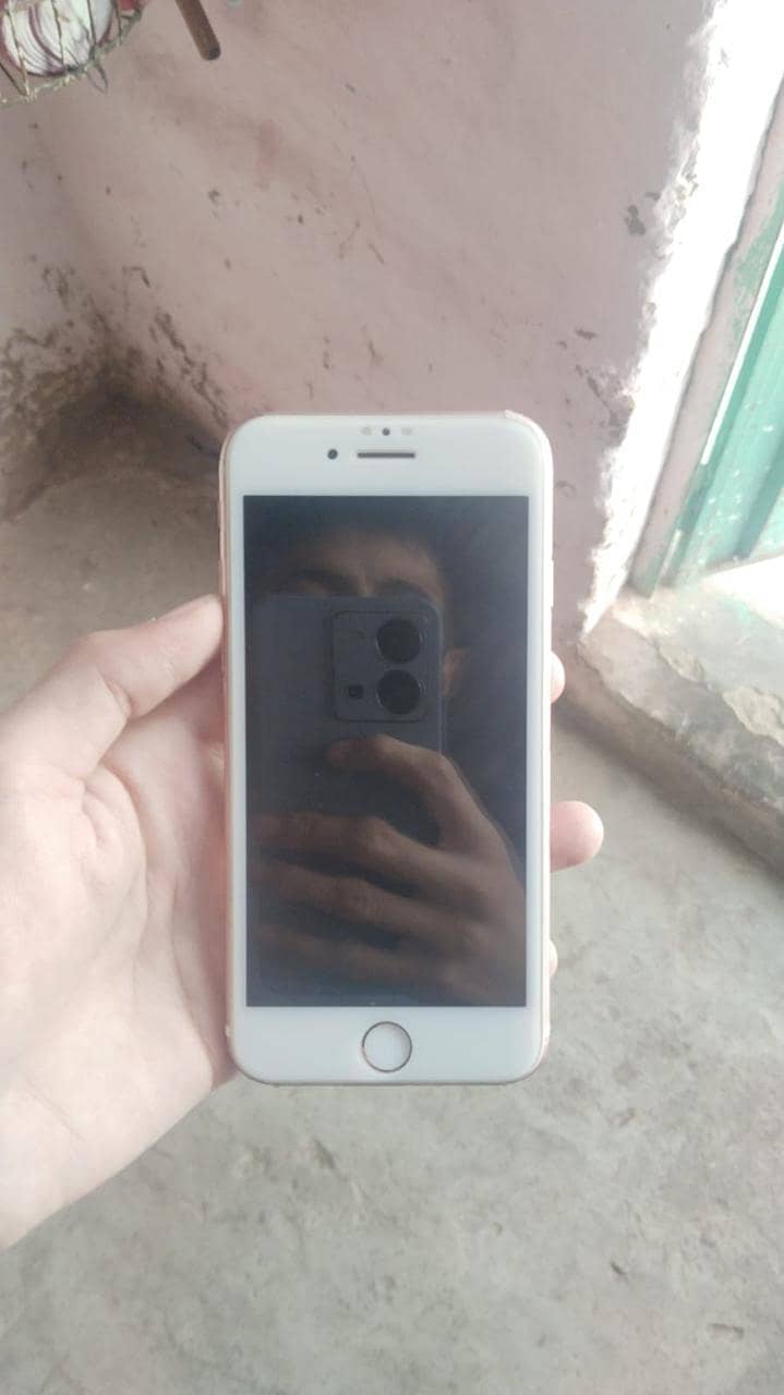 Apple iPhone 7 4