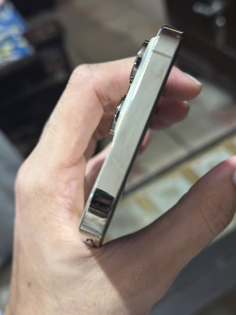Apple iPhone 14 Pro Max 2