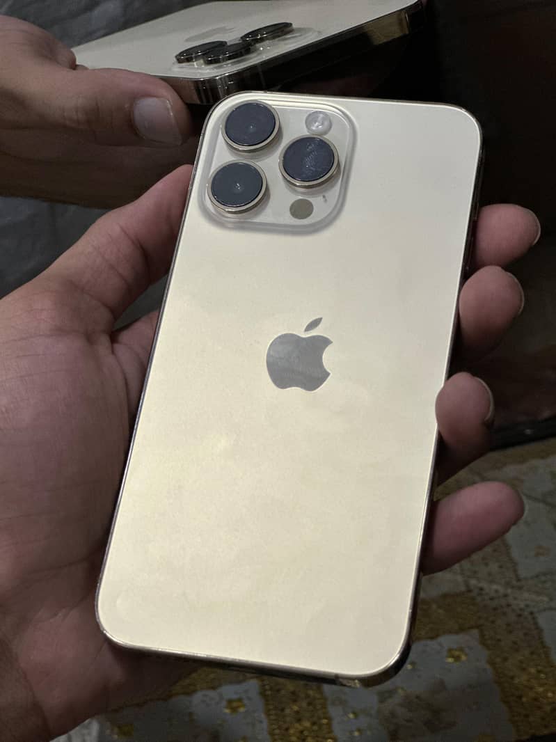 Apple iPhone 14 Pro Max 4