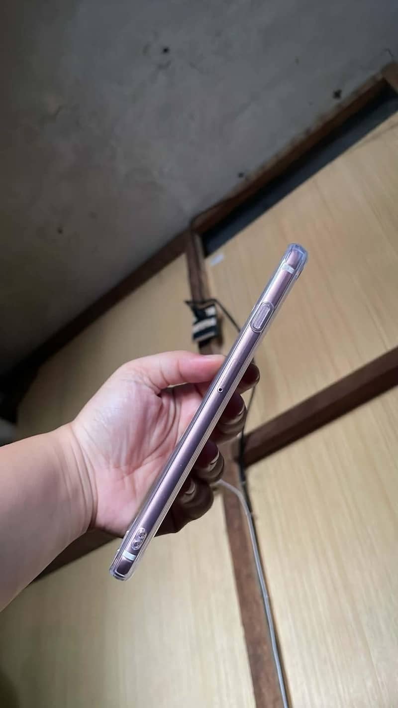 Apple iPhone 6S Plus 1