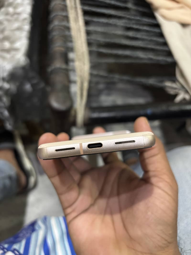 Google Pixel 8 2