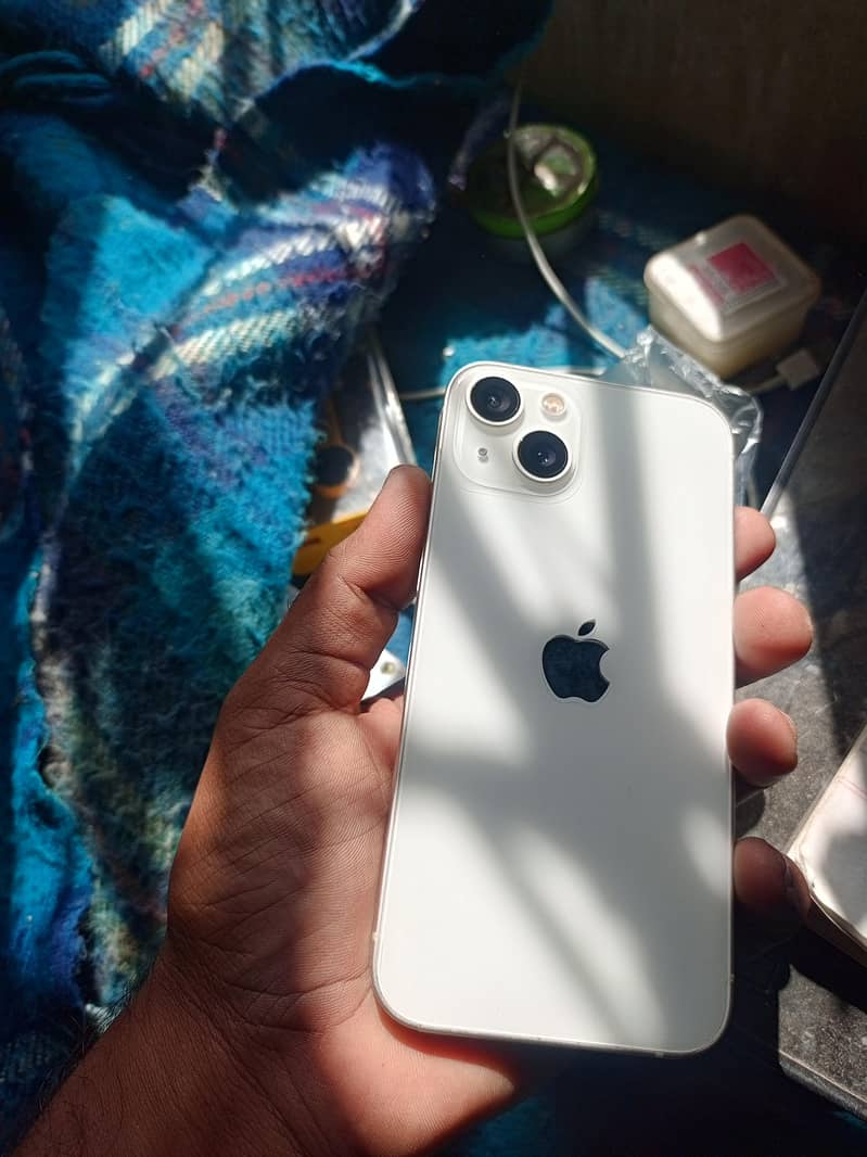 Apple iPhone 13 4