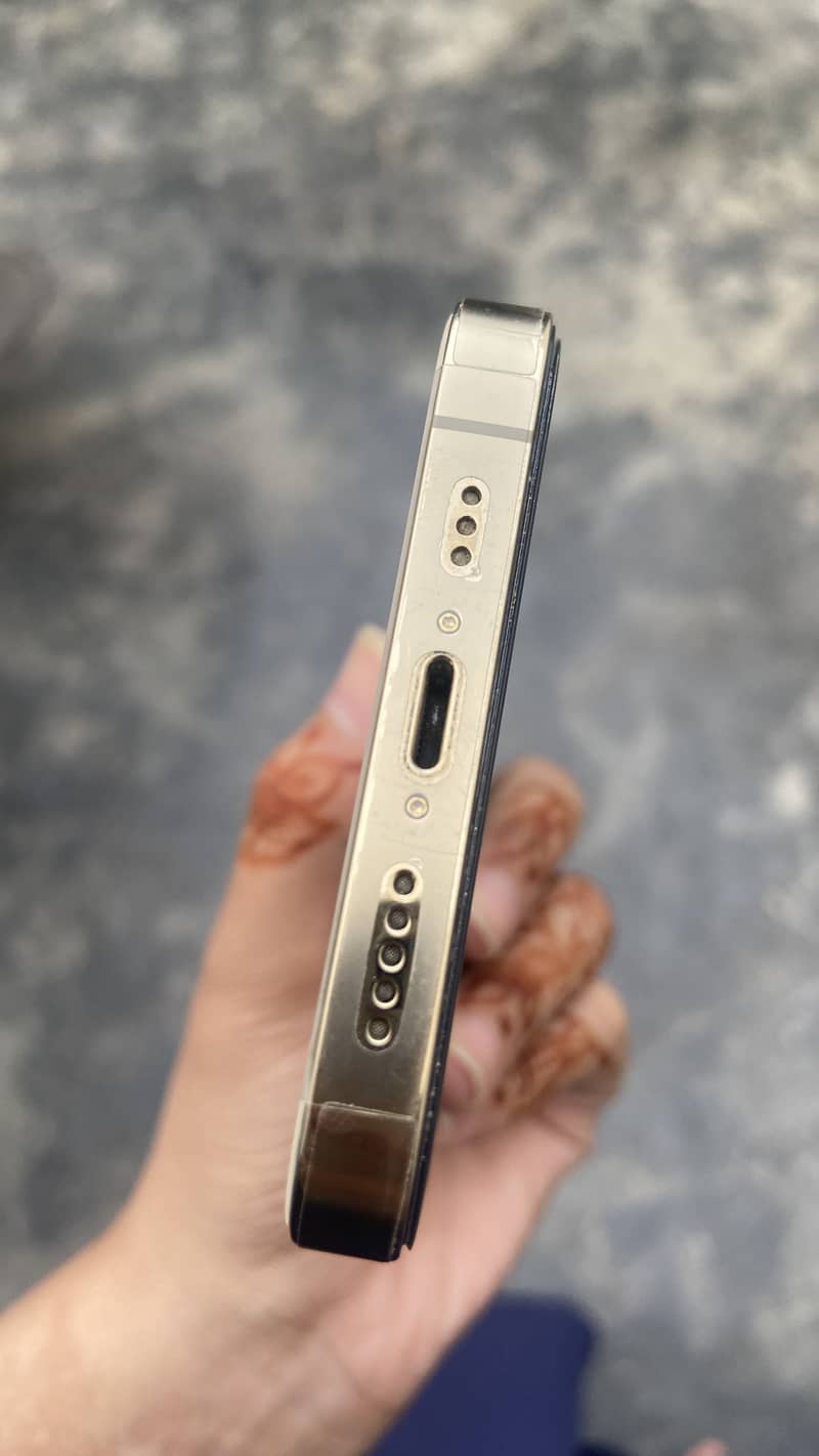 iPhone 13pro 256 4