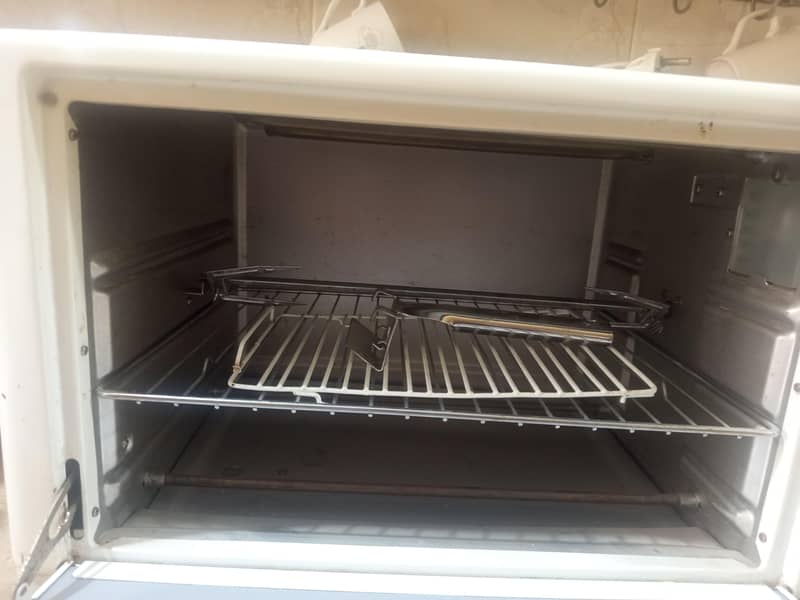Baking oven 1