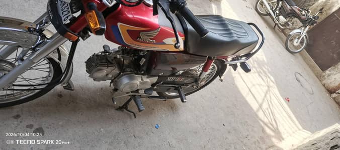 Honda CD 70 2025