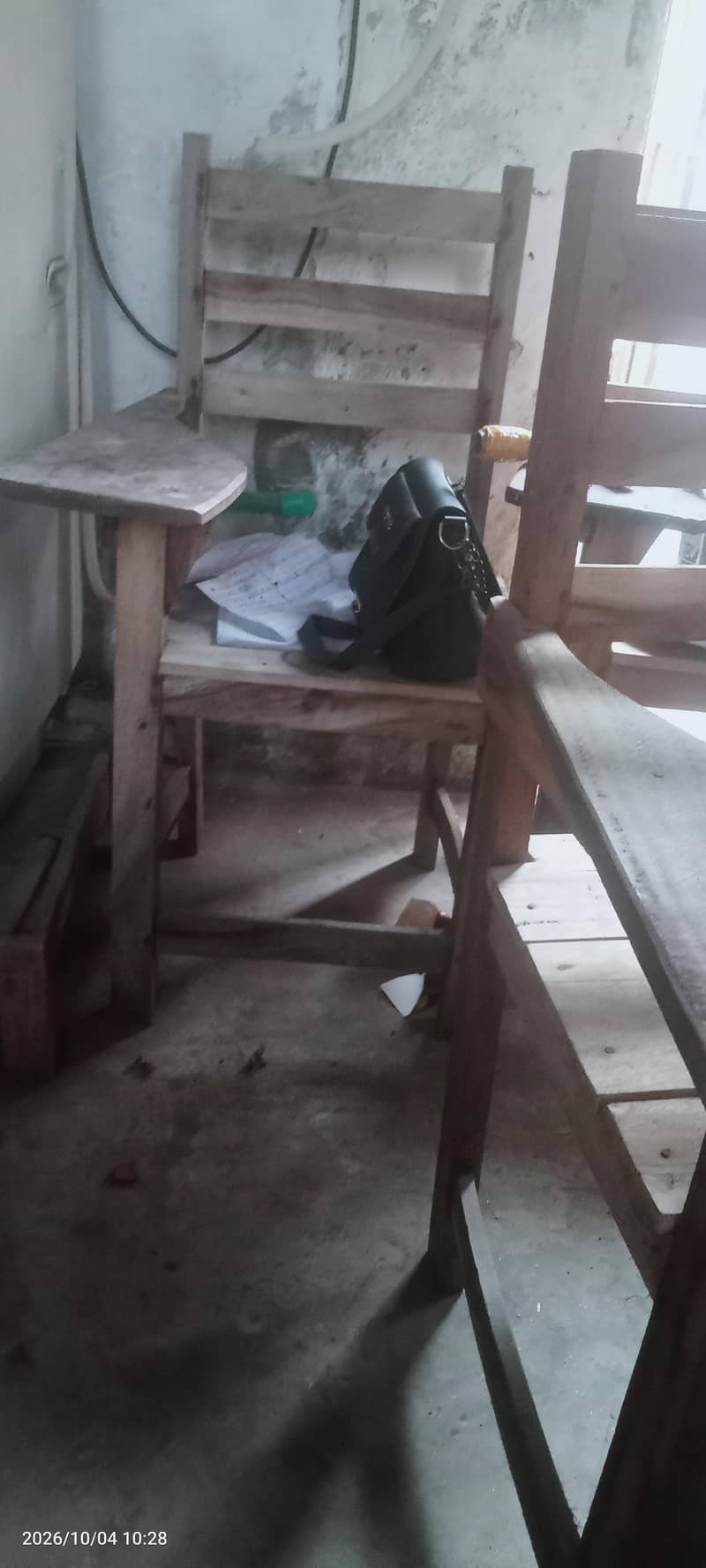 school chairs 0
