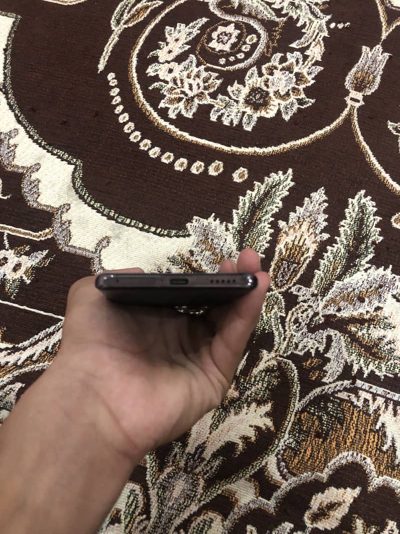 Vivo V30 1
