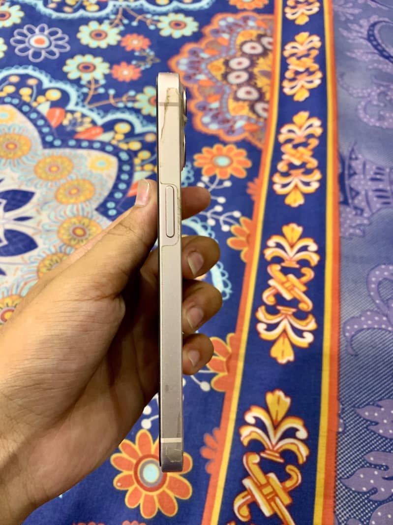 Apple iPhone 13 1
