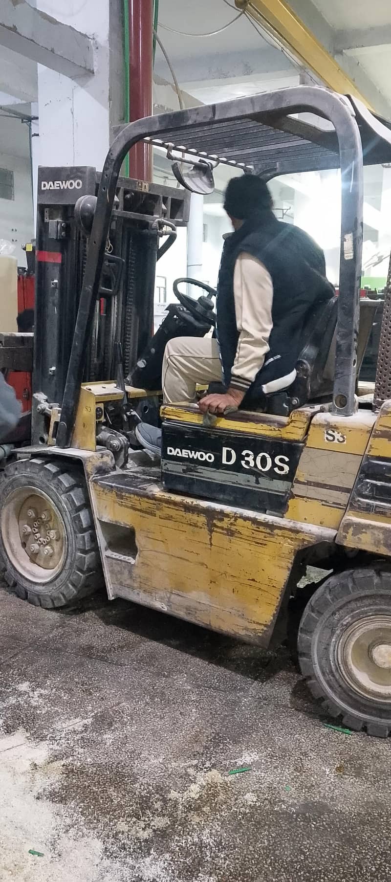 injection molding machine supervisor Foreman 19