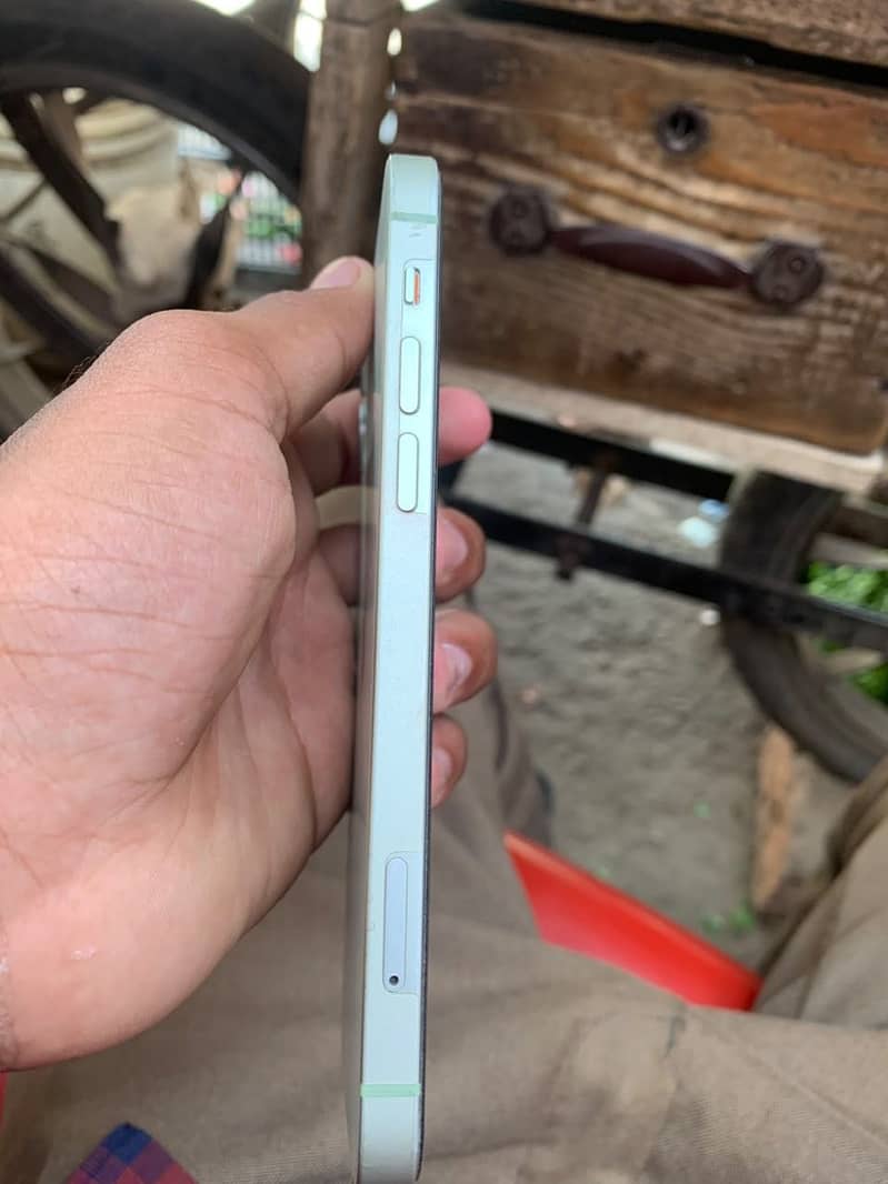 Apple iPhone 12 8