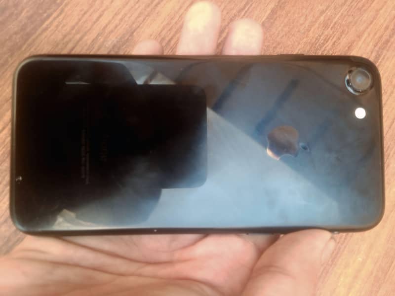 Apple iPhone 7 1